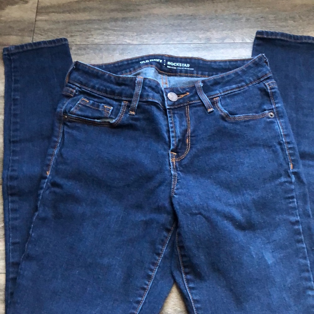 Mid rise Jeans.